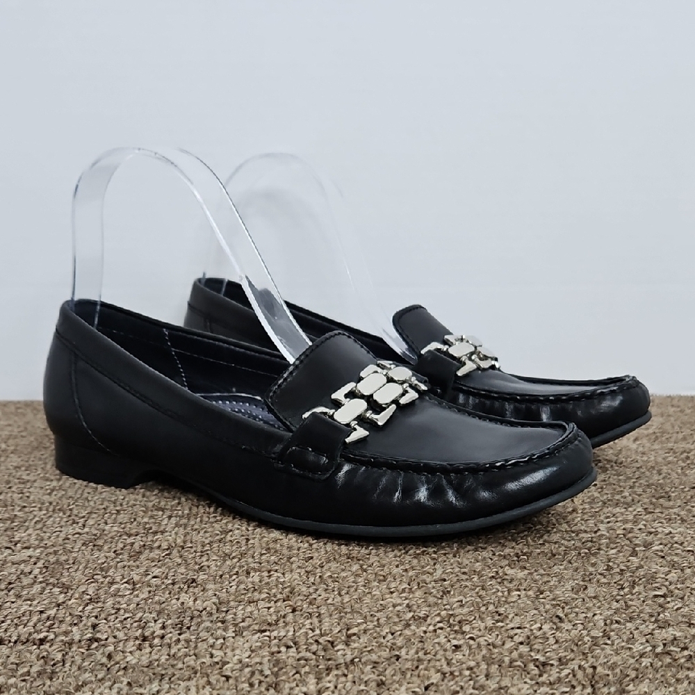 Cole Haan Black Leather Loafers Silver Metal Buckles Sz 8 Womens